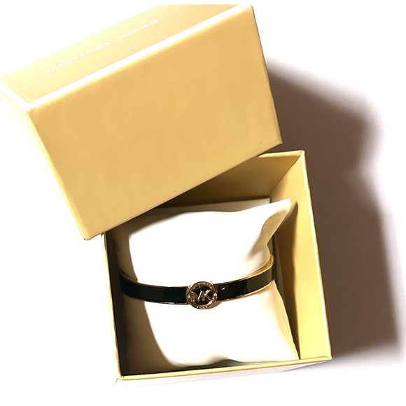 Authentic Michael Kors Logo Bracelet Black Gold-tone new with tags and box - Picture 3 of 5